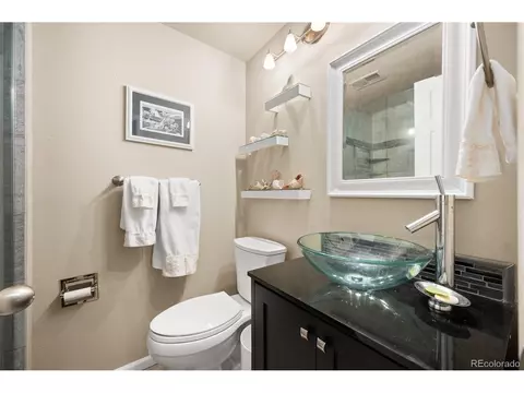 Bath - 8505 E Temple Dr #463, Denver, CO 80237 photo 4 of 4