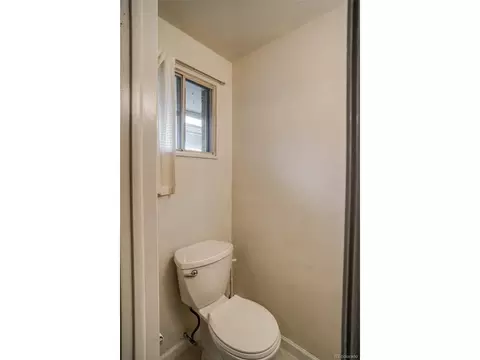 Bath - 950 34th St, Boulder, CO 80303 photo 6 of 6