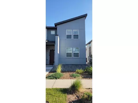 16208 Elk Dr, Denver, CO 80239 photo 2