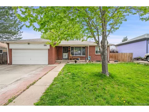 1125 S Gray St, Lakewood, CO 80232