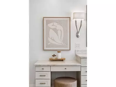 Bath - 477 N High St, Denver, CO 80218 photo 7 of 10