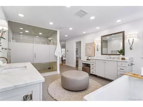 Bath - 477 N High St, Denver, CO 80218 photo 4 of 10