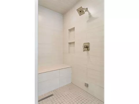 Bath - 477 N High St, Denver, CO 80218 photo 6 of 10