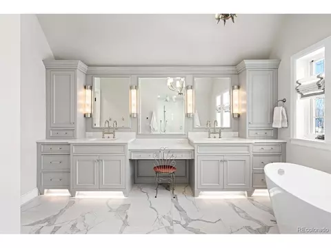Bath - 2020 E 4th Ave, Denver, CO 80206 photo 2 of 4