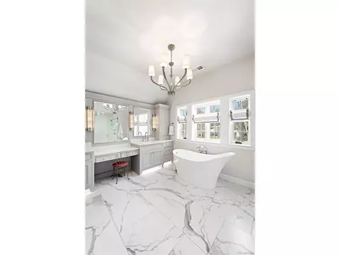 Bath - 2020 E 4th Ave, Denver, CO 80206 photo 3 of 4