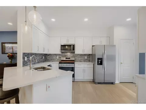 3261 S Uravan Ct, Aurora, CO 80013