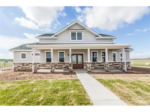 9380 Meadow Farms Dr, Milliken, CO 80543