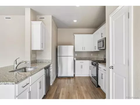 Kitchen - 975 Cascade Falls St, Severance, CO 80550 photo 2 of 6