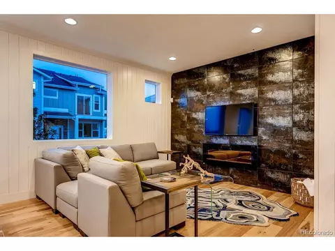 27635 E 1st Pl, Aurora, CO 80018 photo 3