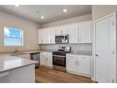 Kitchen - 48295 Shetland Dr, Bennett, CO 80102 photo 1 of 1