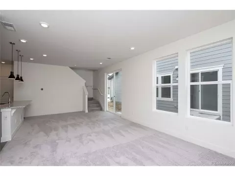 28482 E 6th Pl, Aurora, CO 80018 photo 3