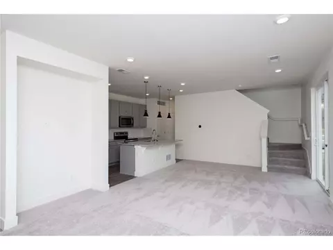 28482 E 6th Pl, Aurora, CO 80018 photo 4