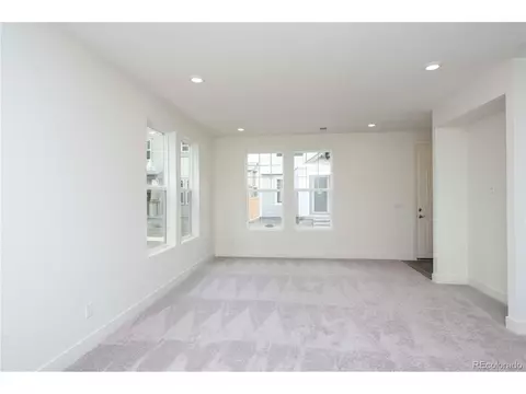 28482 E 6th Pl, Aurora, CO 80018 photo 6