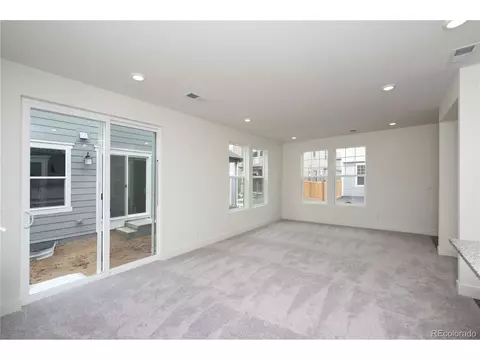 28482 E 6th Pl, Aurora, CO 80018 photo 9