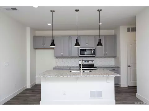 28482 E 6th Pl, Aurora, CO 80018 photo 10