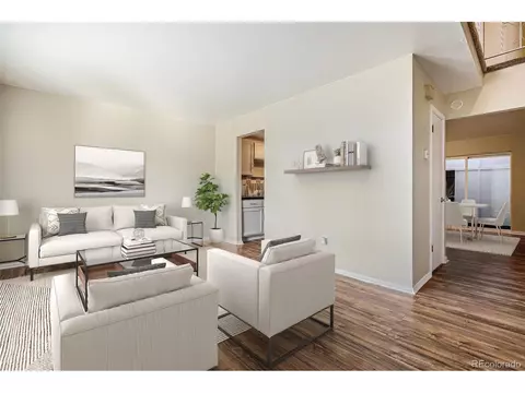 157 Paris Cir, Aurora, CO 80011