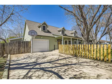 1065 6th St, Berthoud, CO 80513 photo 2