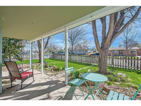 1065 6th St, Berthoud, CO 80513 photo 4