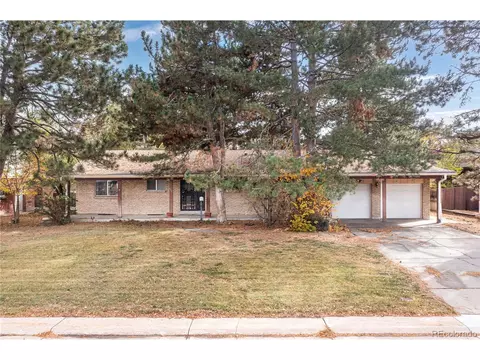 460 Oswego Ct, Aurora, CO 80010