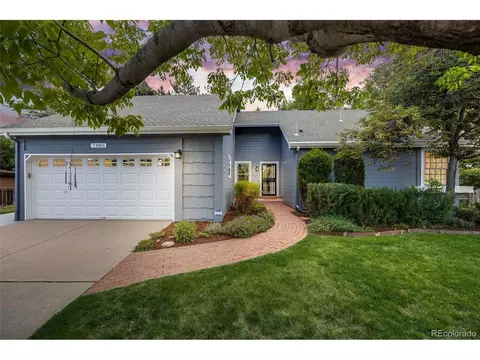7985 S Niagara Ct, Centennial, CO 80112