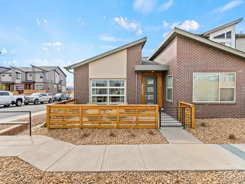19515 E Sunset Cir, Centennial, CO 80015