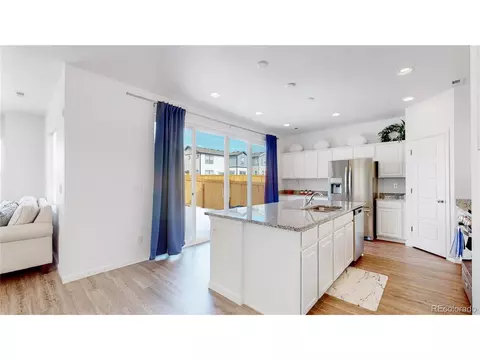 27913 E 7th Ave, Aurora, CO 80018 photo 8
