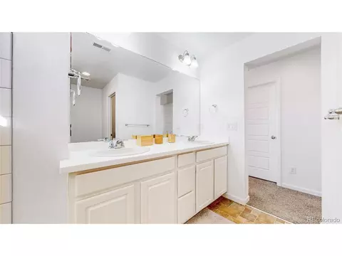 27913 E 7th Ave, Aurora, CO 80018 photo 16