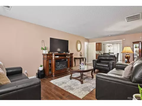 4883 Jasper Ct, Denver, CO 80239 photo 3