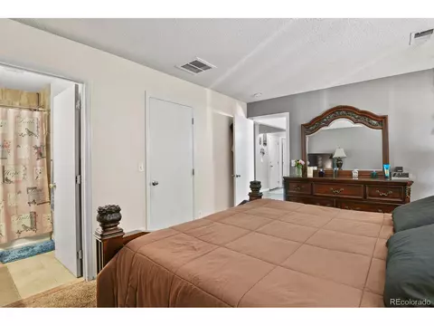 4883 Jasper Ct, Denver, CO 80239 photo 13