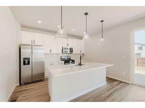 46409 Saddleback Dr, Bennett, CO 80102 photo 12