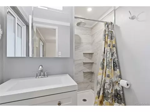 Bath - 22725 Cook Ln, Morrison, CO 80465 photo 1 of 2