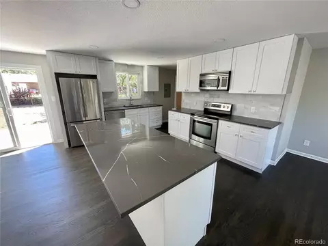 676 S Quentin St, Aurora, CO 80012