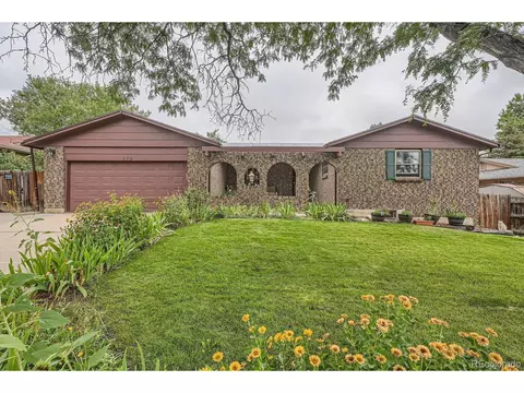 679 S Oswego St, Aurora, CO 80012