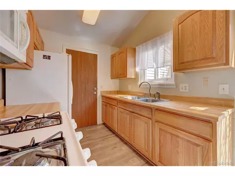 1733 Dunkirk Ct, Aurora, CO 80011 photo 11
