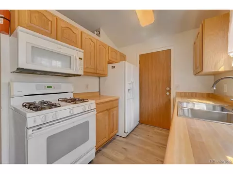 1733 Dunkirk Ct, Aurora, CO 80011 photo 8