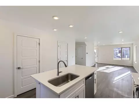 10251 E 62nd Pl, Denver, CO 80238 photo 28