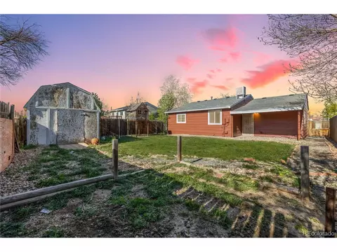 213 Madison Dr, Bennett, CO 80102 photo 4