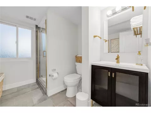 Bath - 3955 S Uinta St, Denver, CO 80237 photo 4 of 5