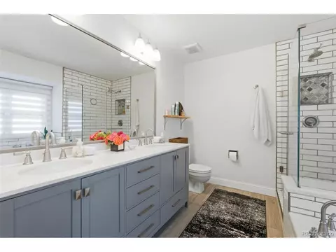 Bath - 16453 E Prentice Ave, Centennial, CO 80015 photo 2 of 7