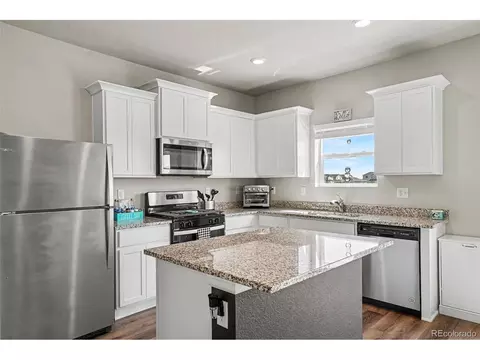 Kitchen - 7332 E Big Thompson Cir, Frederick, CO 80530 photo 2 of 3