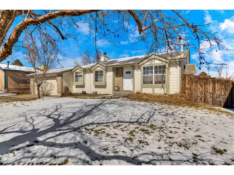 17467 E Brown Cir, Aurora, CO 80013 photo 3