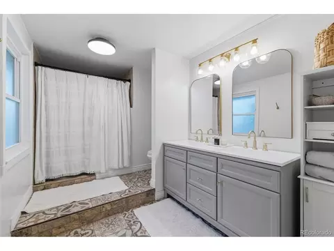 Bath - 4179 E Peakview Cir, Centennial, CO 80121 photo 3 of 3