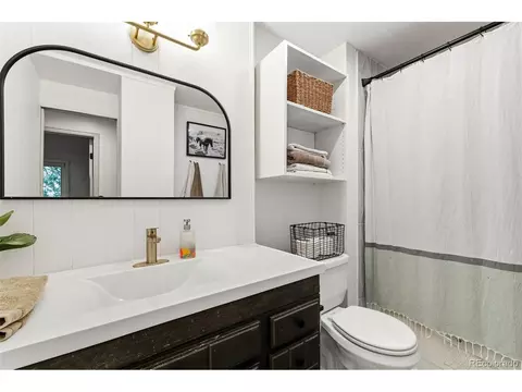 Bath - 4179 E Peakview Cir, Centennial, CO 80121 photo 2 of 3