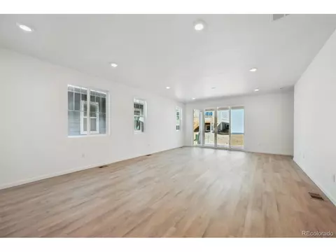 24739 E 39th Ave, Aurora, CO 80019 photo 6