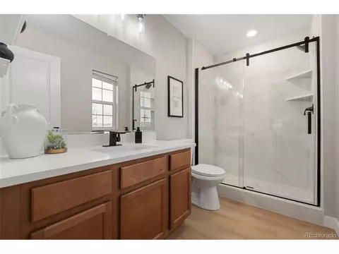 Bath - 23293 E Jamison Dr, Aurora, CO 80016 photo 2 of 3