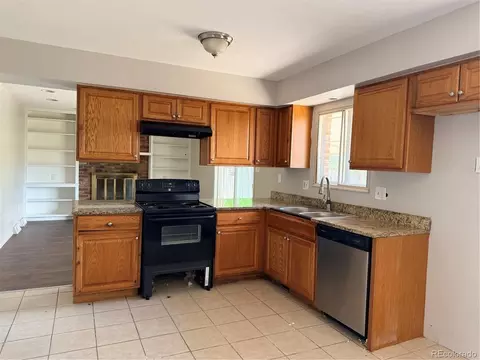 Kitchen - 2137 S Nucla Way, Aurora, CO 80013 photo 1 of 1
