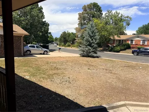 Exterior - 2137 S Nucla Way, Aurora, CO 80013 photo 2 of 6