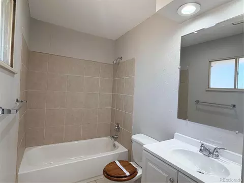 Bath - 2137 S Nucla Way, Aurora, CO 80013 photo 5 of 5