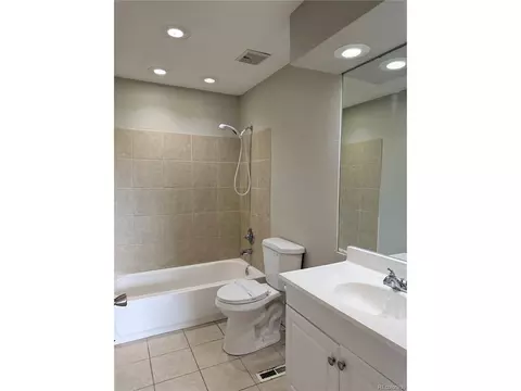 Bath - 2137 S Nucla Way, Aurora, CO 80013 photo 2 of 5