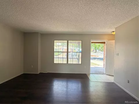 Living - 2137 S Nucla Way, Aurora, CO 80013 photo 2 of 5